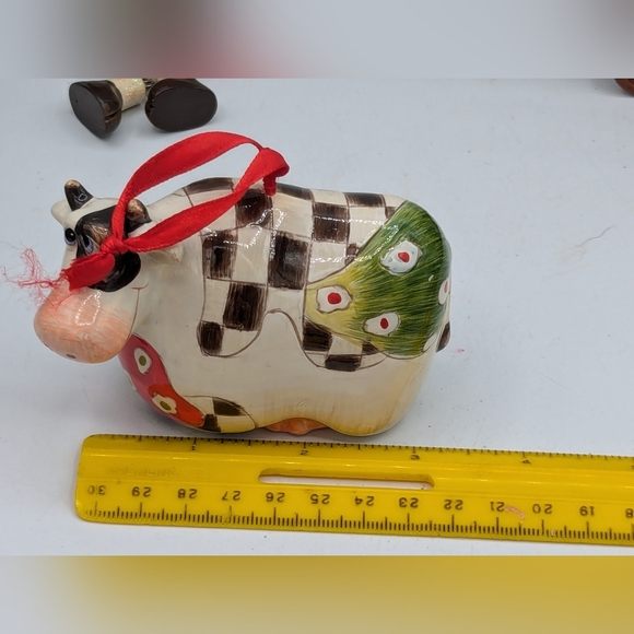 Three Country Farmyard Cow Ornaments - Picture 12 of 13